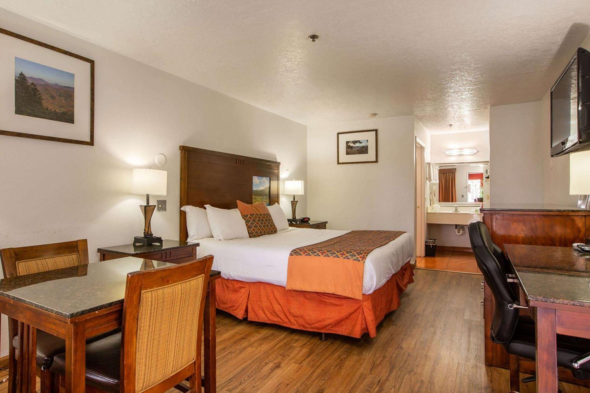 Sandia Peak Inn Old Town Abq, A Howard Johnson By Wyndham Albuquerque Eksteriør billede