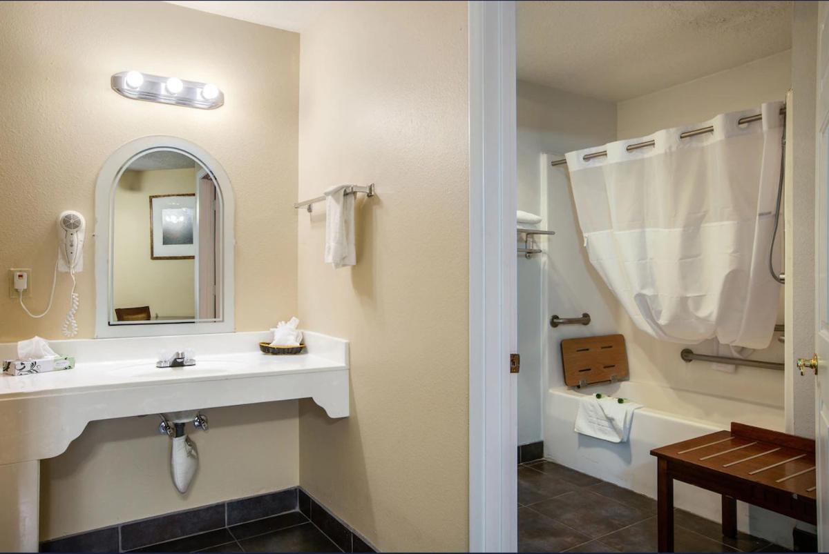 Sandia Peak Inn Old Town Abq, A Howard Johnson By Wyndham Albuquerque Eksteriør billede