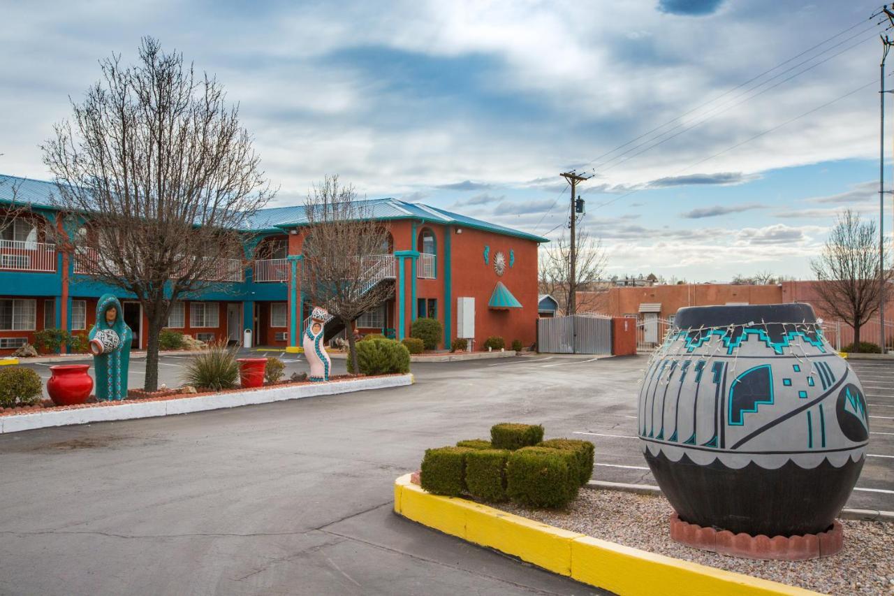 Sandia Peak Inn Old Town Abq, A Howard Johnson By Wyndham Albuquerque Eksteriør billede