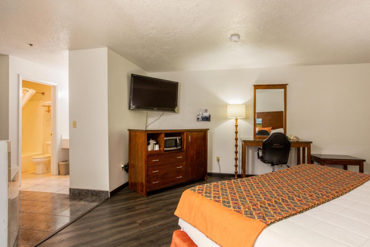 Sandia Peak Inn Old Town Abq, A Howard Johnson By Wyndham Albuquerque Eksteriør billede